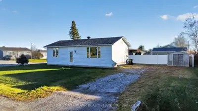 54 Boucher Crescent, Hearst, On P0l 1n0