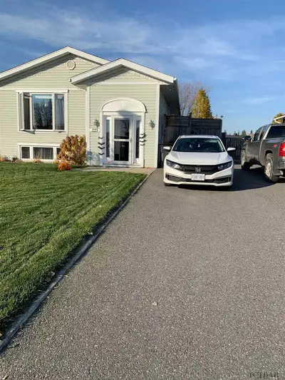 223 Paddon Crescent, Temiskaming Shores, On P0j 1p0