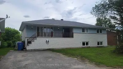 21 Kennedy Avenue, Kapuskasing, On P5n 1m1