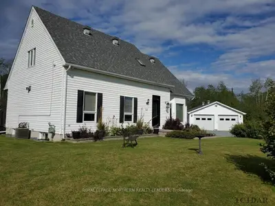 121 Wallingford Road, Timmins, On P4n 7c3