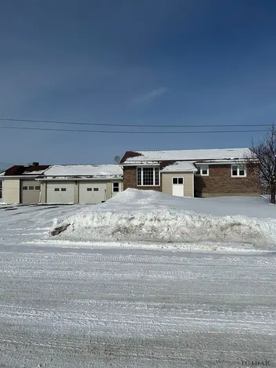 220 Elaine Avenue, Smooth Rock Falls, On P0l 2b0