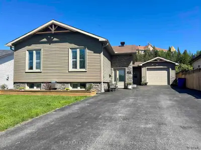 Detached in Timmins