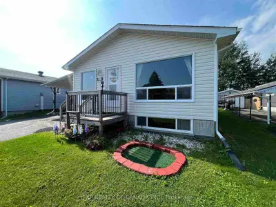 Detached in Timmins