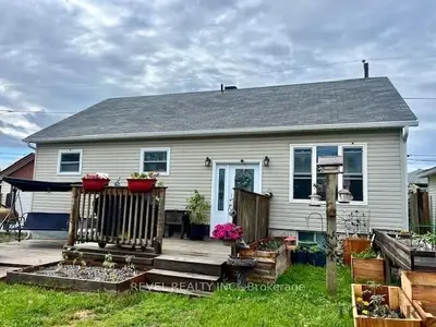 Detached in Timmins