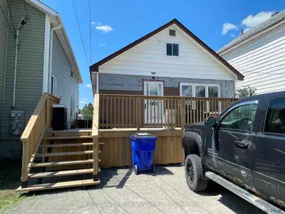 Detached in Timmins