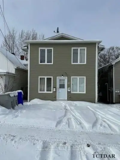 Detached in Timmins