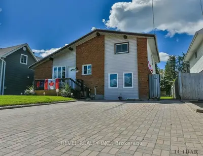 Detached in Timmins