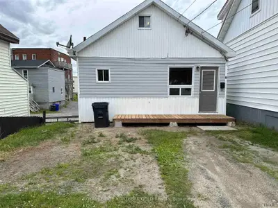 Detached in Kirkland Lake
