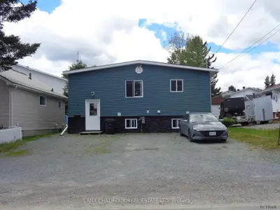 Detached in Kirkland Lake