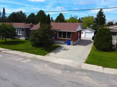 Detached in Timmins