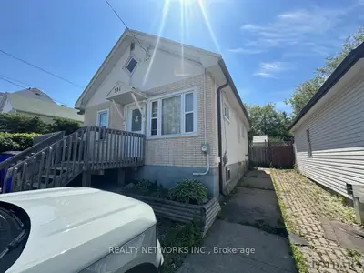 Detached in Timmins
