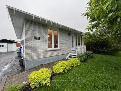 Detached in Timmins