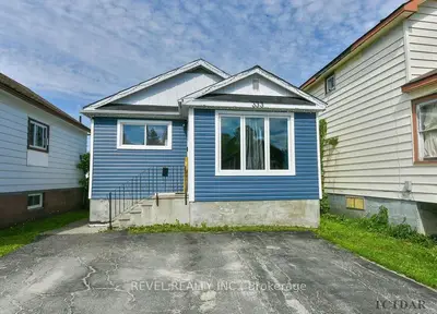 Detached in Timmins