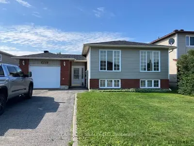 Detached in Timmins