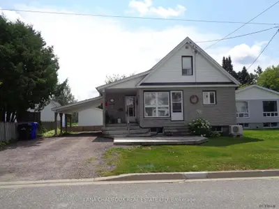 Detached in Kirkland Lake