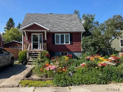 Detached in Timmins