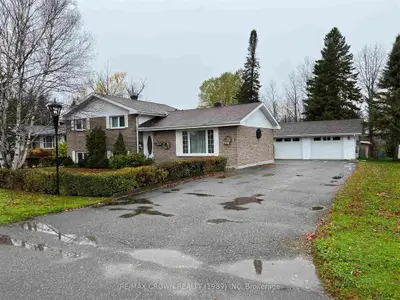 3 Sussex Place, Kapuskasing, On P5n 1m3