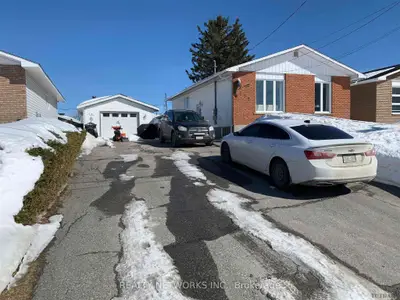 332 School Road, Timmins, On P4n 8c9