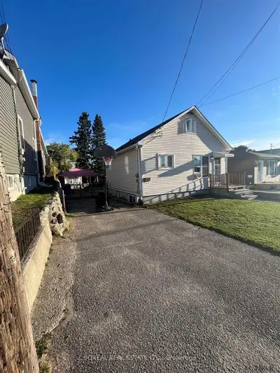 52 Wende Avenue, Timmins, On P4n 3e2