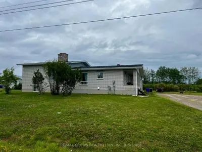 13 Vandette Road, Hearst, On P0l 1n0