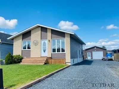 14 Berville Avenue, Hearst, On P0l 1n0