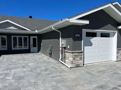 16 Golf Street, Kapuskasing, On P5n 3j6