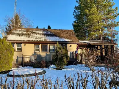 3 Critchley Avenue, Iroquois Falls, On P0k 1p0
