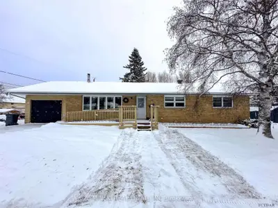 132 Cambridge Avenue, Iroquois Falls, On P0k 1e0