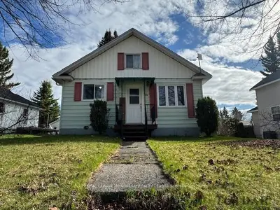 129 Picadilly Circle, Iroquois Falls, On P0k 1e0