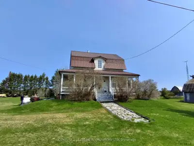 15 & 13 Main Street, Belle Vallee, On P0j 1a0