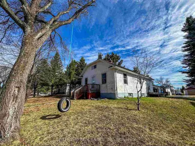 127 Picadilly Circle, Iroquois Falls, On P0k 1e0