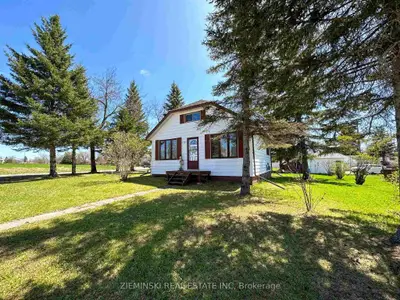 101 West Circle Place, Iroquois Falls, On P0k 1e0
