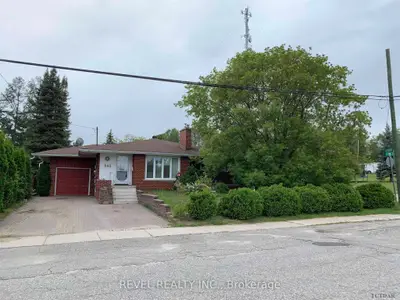 Detached in Timmins