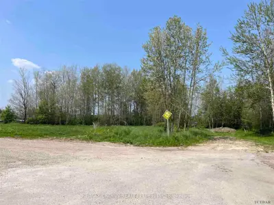 38 Parts 1 And 2, Brunelle North Road, Kapuskasing, On P5n 2l8