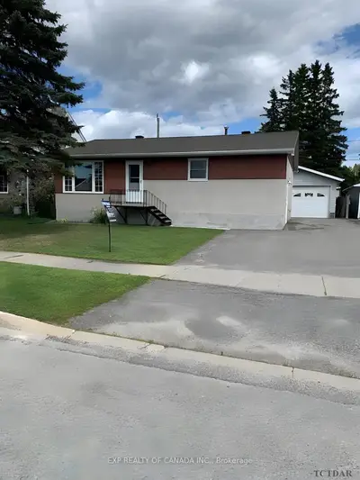 670 Eyre Boulevard, Timmins, On P4n 4z4