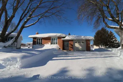 17 Poplar Crescent, Iroquois Falls, On P0k 1e0