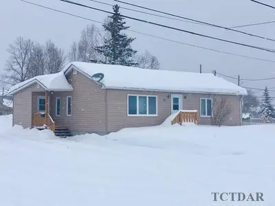 30 Algonquin Street, Kapuskasing, On P5n 2s3