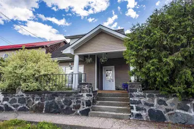 30 Mccamus Avenue, Kirkland Lake, On P2n 2j5