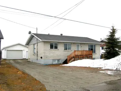17 Albert Street, Kapuskasing, On P5n 2t1