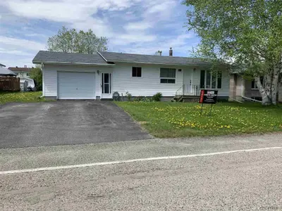 331 Sixteenth Avenue, Cochrane, On P0l 1c0