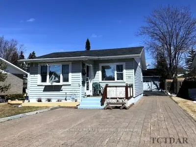 10 Park Crescent, Kapuskasing, On P5n 1m7