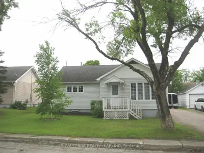 21 Poplar Crescent, Kapuskasing, On P5n 1y1