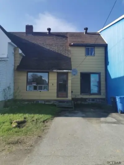 3 Kolb Avenue, Kapuskasing, On P5n 1e8