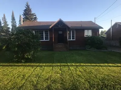 25 Laurier Cres, Kapuskasing, On P5n 2p7