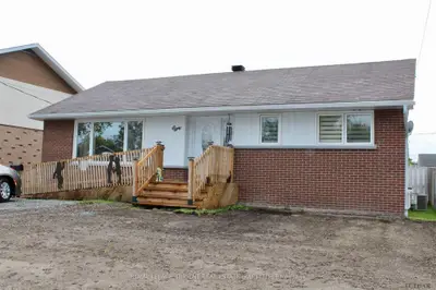 8 Niagara Street, Kapuskasing, On P5n 2b8