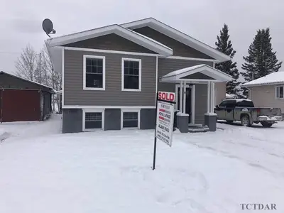 6 Huron Road, Cochrane, On P0l 1c0