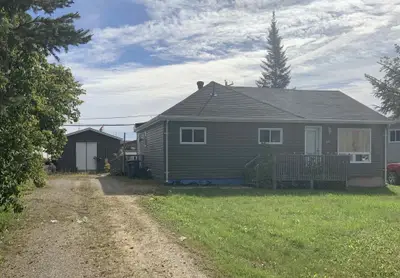 54 Aurora Avenue, Cochrane, On P0l 1c0