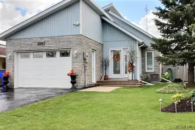 1007 Michener Boulevard, Timmins, On P0n 1k0