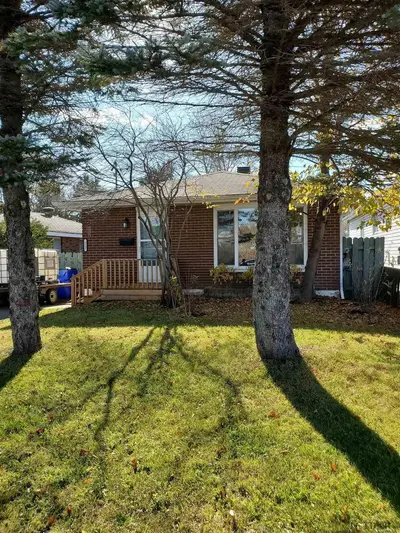 323 Vimy Avenue, Timmins, On P4n 4h3