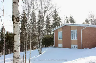 42 Lowry Street, Temiskaming Shores, On P0j 1p0
